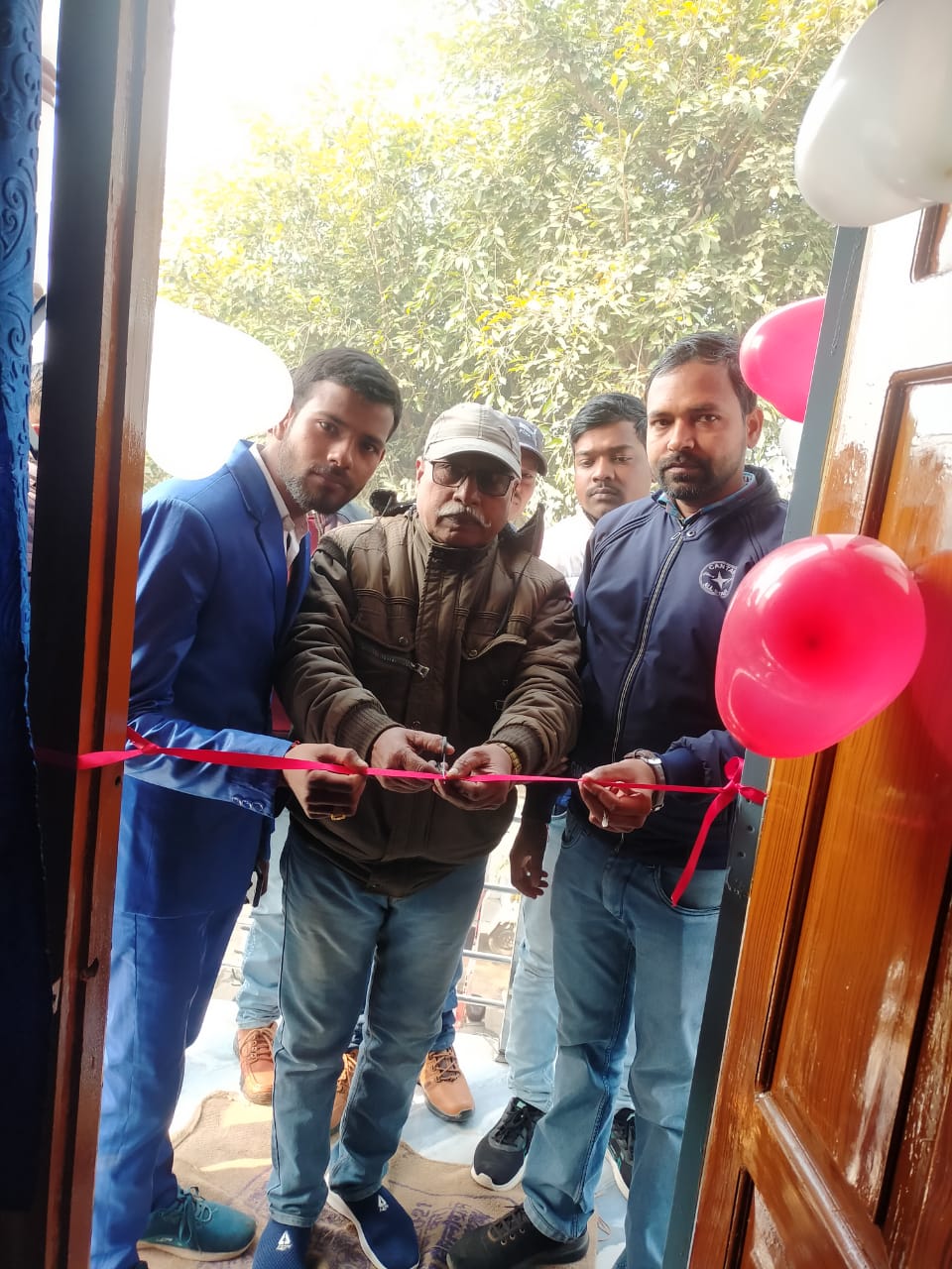 पीलीभीत :आदर्श उजाला समाचार पत्र एवं इलेक्ट्रॉनिक मीडिया कार्यालय का हुआ शुभारंभ।