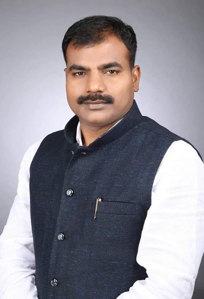 बरेली/आँवला - भारतीय जनता पार्टी से संभावित प्रत्याशी निहाल सिंह लोधी को मोदी यूथ बिग्रेड के राष्ट्रीय अध्यक्ष विजय देव नाथ महाराज जी का दल बल के साथ समर्थन।