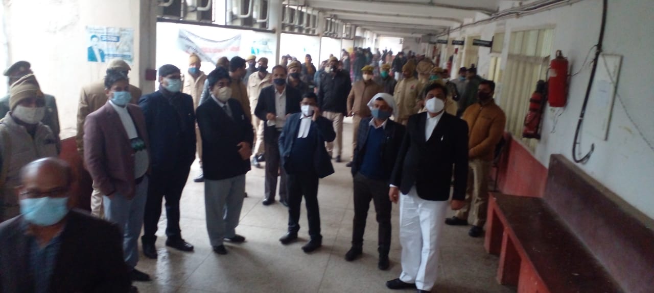 प्रयागराज :माननीय जनपद न्यायाधीश इलाहाबाद के निर्देशानुसार अपर जनपद न्यायाधीश प्रथम ने समस्त न्यायालय परिसर का किया निरीक्षण