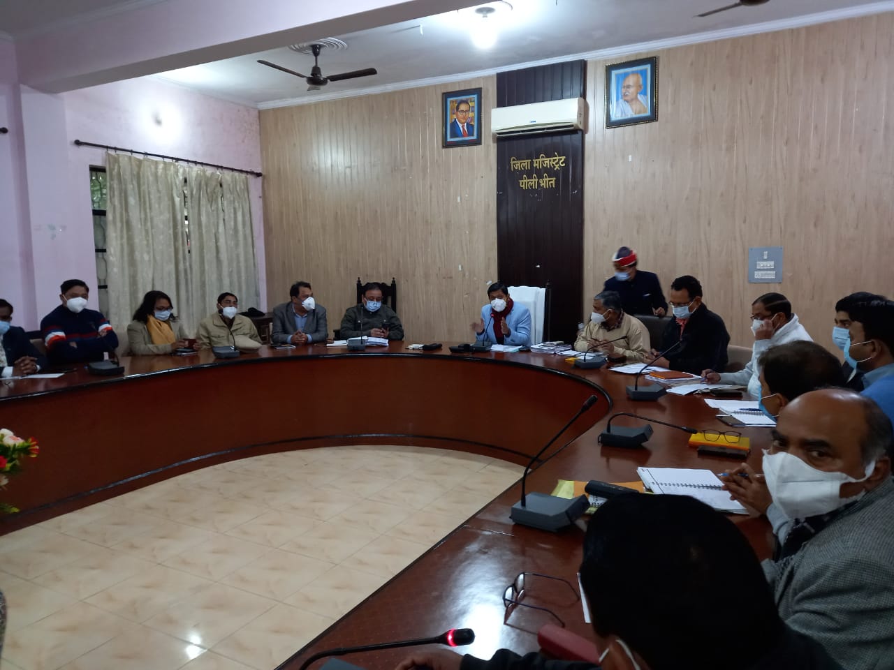 पीलीभीत: चुनाव हेतु सौंपे गये दायित्वों का पूर्ण जिम्मेदारी के साथ करें निर्वाहन जिला निर्वाचन अधिकारी।