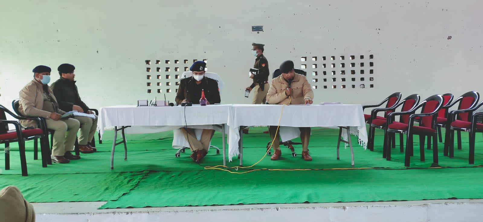 बहराइच : वरिष्ठ पुलिस अधीक्षक केशव कुमार चौधरी द्वारा चुनाव नोडल अधिकारी को दिए निर्देश