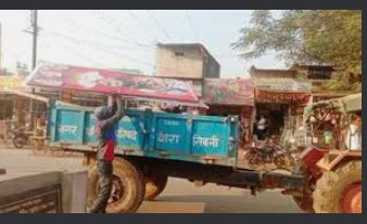 बरेली- आचार संहिता लागू होते ही हटाए गए होर्डिंग्स