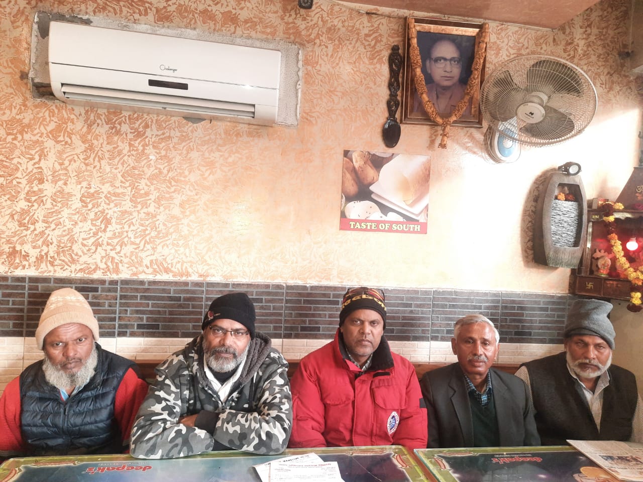 लखनऊ:शोषित समाज दल द्वारा एक प्रेसवार्ता का आयोजन आज दिनांक 15 जनवरी 2022 को दीपक रेस्टोरेंट सेन्टरपॉइन्ट लीग पर हुआ