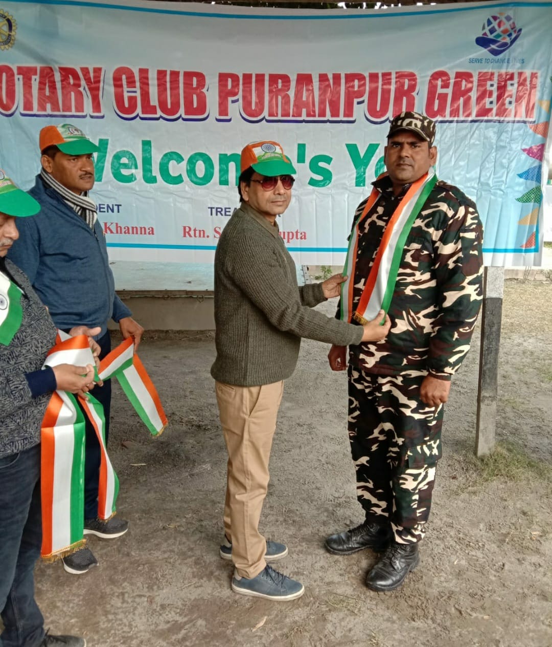 पीलीभीत :पूरनपुर रोटरी क्लब  ग्रीन एवं इनरव्हीलर के साथ सशस्त्र सीमा सुरक्षा बल