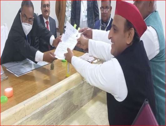 समाजवादी पार्टी के अध्यक्ष अखिलेश यादव ने मैनपुरी के करहल से  किया अपना नामांकन पत्र