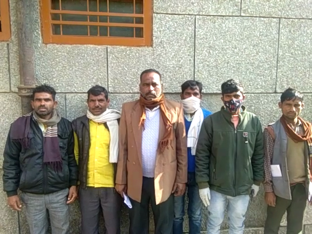 बरेली/आँवला - रास्ता बंद करने को लेकर ग्रामीणों ने एसडीएम से की शिकायत।