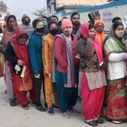 यूपी हो या पंजाब सभी राज्‍यों में  पिछली बार से कम हो रही वोटिंग