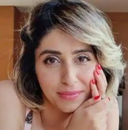 शमिता शेट्टी संग की थी जमकर पार्टी, नेहा भसीन की कोरोना रिपोर्ट आई पॉजिटिव,