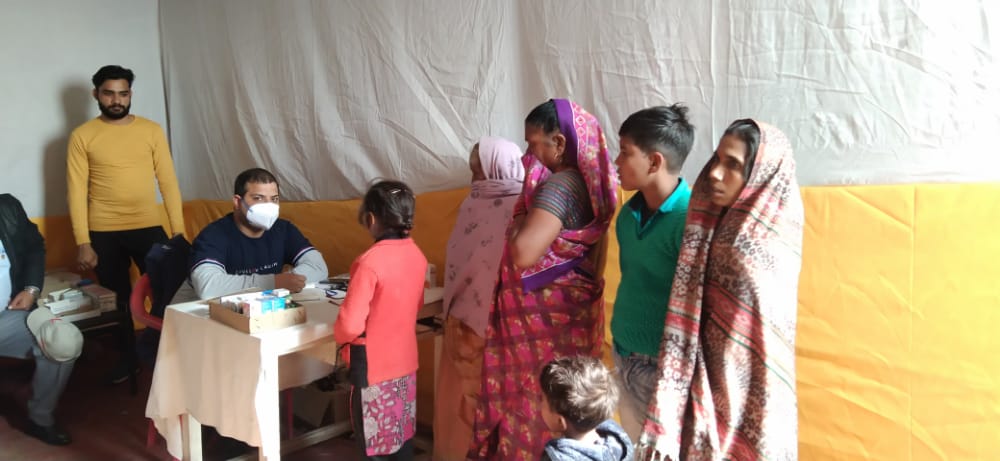 फर्रुखाबाद: मेला रामनगरिया में लगा स्वास्थ्य शिविर कल्पवासियों के स्वास्थ्य का रखा जा रहा ख्याल