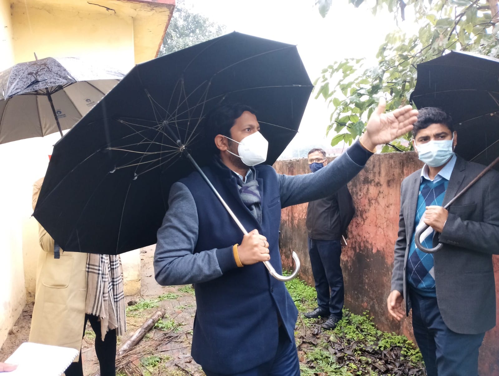 पीलीभीत:ई0वी0एम0/वी0वी0पैड के कमीशनिंग से पूर्व समस्त तैयारियां की जाये पूर्ण।