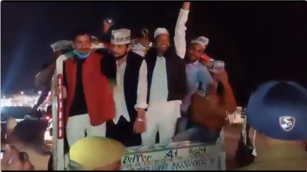 गोण्डा:बीजेपी के बाद आप प्रत्याशी धरने पर,वाहन सीज