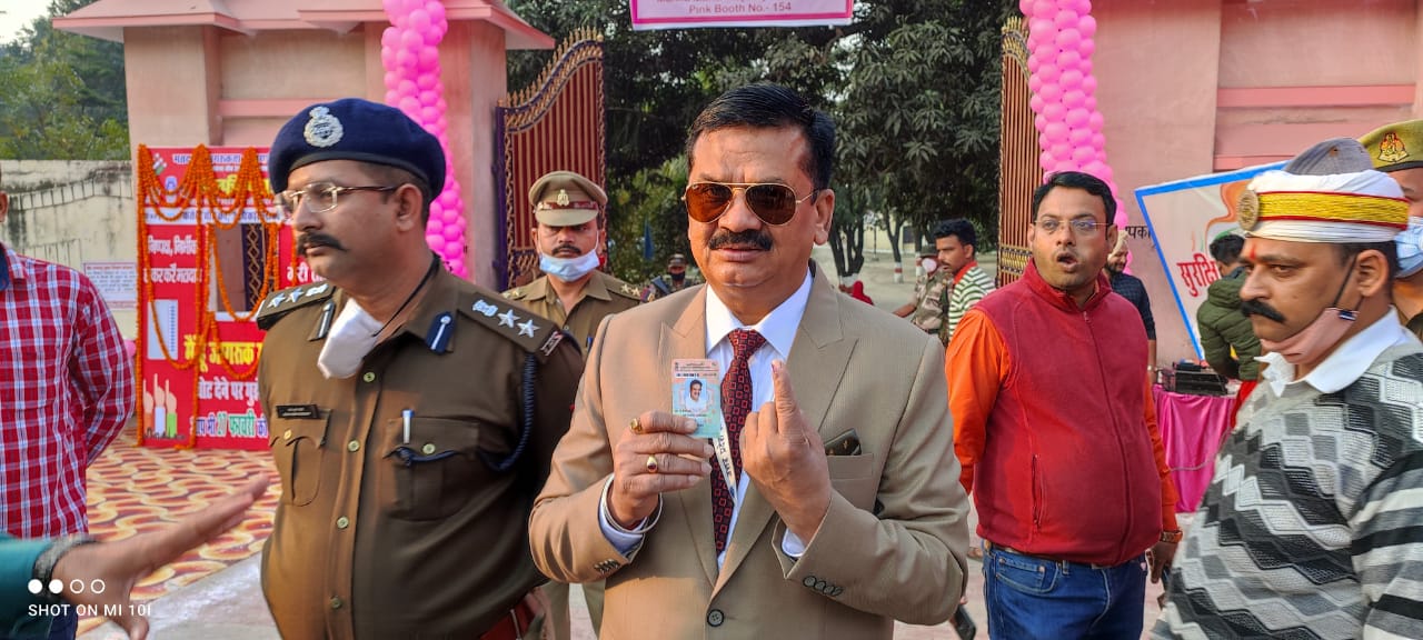 बहराइच : शान्तिपूर्ण मतदान के लिए निरन्तर भ्रमणशील हैं डीएम व एसएसपी आयुक्त डीआईजी व प्रेक्षकगण ने भी किया क्षेत्र का भ्रमण