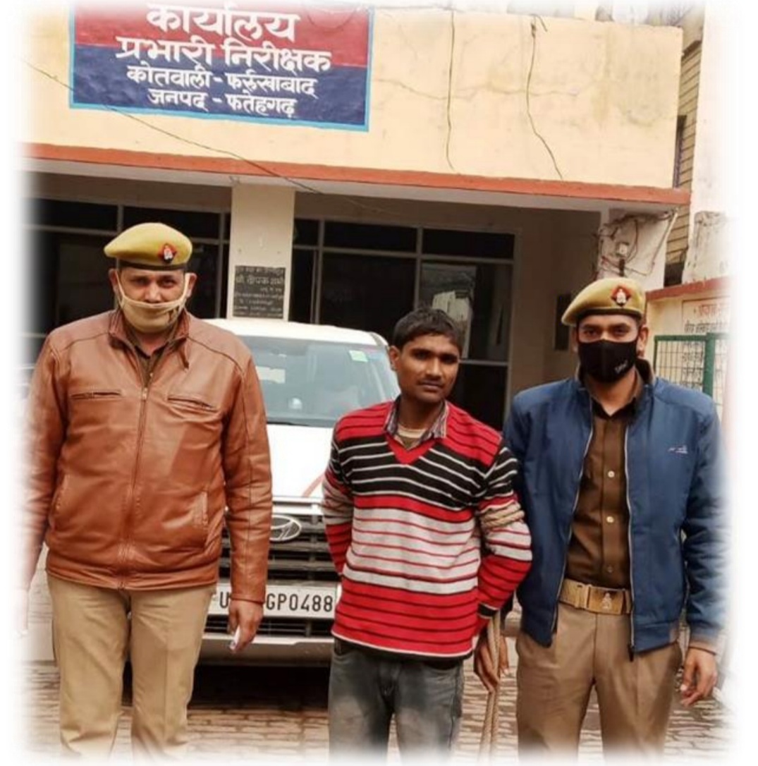 प्रयागराज- थाना मांडा पुलिस द्वारा अभियुक्त दीपक सोनकर निवासी ग्राम कुखुड़ी 04 नाजायज देशी सुतली बम के सांथ गिरफ्तार