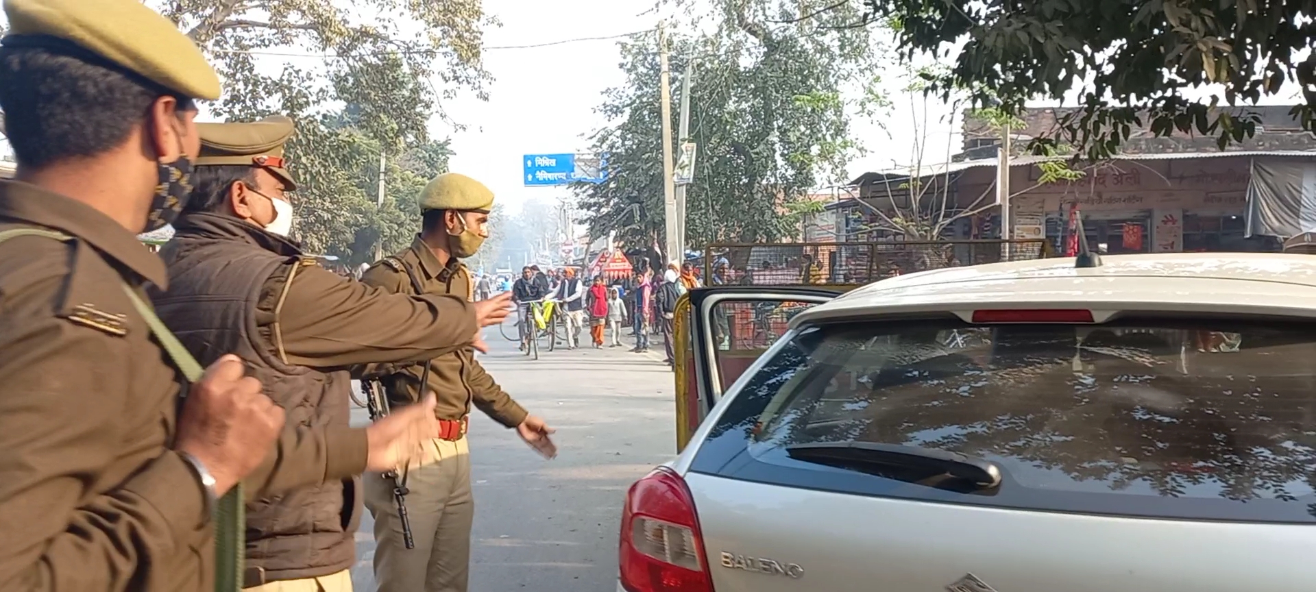 सीतापुर: जनपद सीतापुर में कुतुब नगर में चलाया गया वाहनों का चेकिंग अभियान