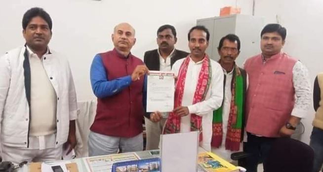 सपा  विधायक महेंद्र नाथ यादव पर लगाया अपहरण का आरोप,
