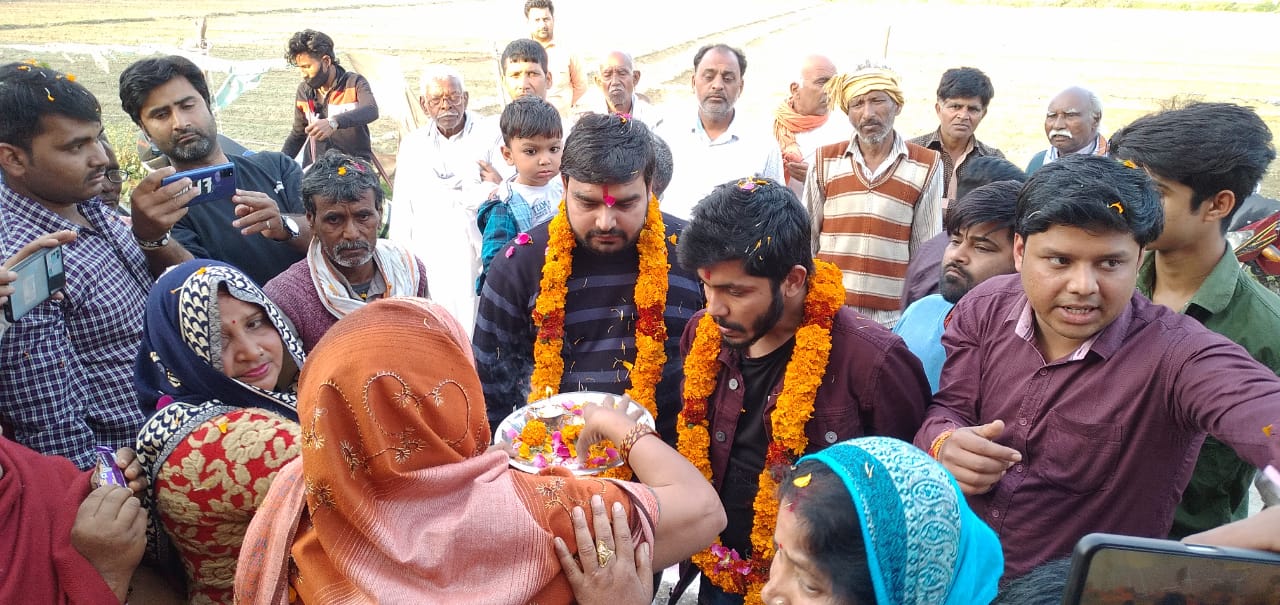 बरेली/यूपी-यूक्रेन में फंसे आंवला के दो युवक  आए वतन,सरकार का जताया आभार