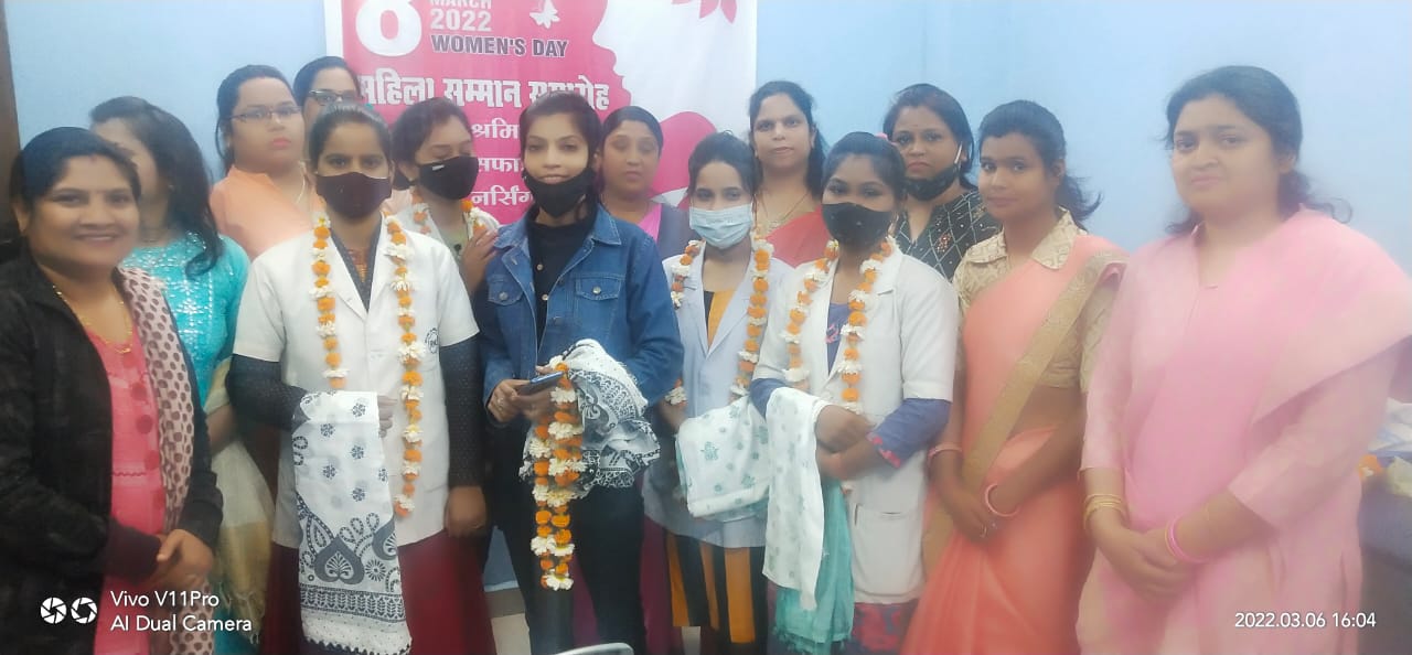 जेसीआई शिवपुरी स्वर्णा ने वूमेंस डे के अवसर पर नर्सिंग स्टाफ एवं सफाई कर्मियो एवं 8 मार्च को जन्मी बच्ची का किया सम्मान