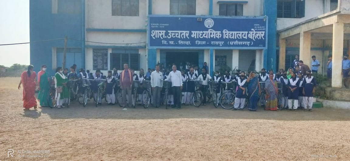 रायपुर :-बालिका शिक्षा प्रोत्साहन योजन्तर्गत 28 बालिकाओं को किया गया सायकल वितरित