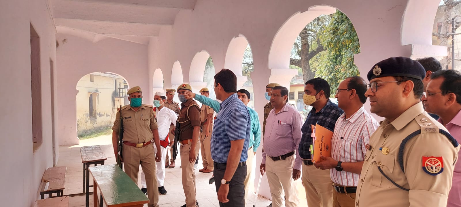प्रयागराज :जिलाधिकारी एवं वरिष्ठ पुलिस अधीक्षक ने उ0प्र0 माध्यमिक शिक्षा परिषद परीक्षा वर्ष 2022 को सकुशल एवं नकल विहीन कराने के दृष्टिगत राजकीय इण्टर कालेज में बने स्ट्रांग रूम का किया निरीक्षण