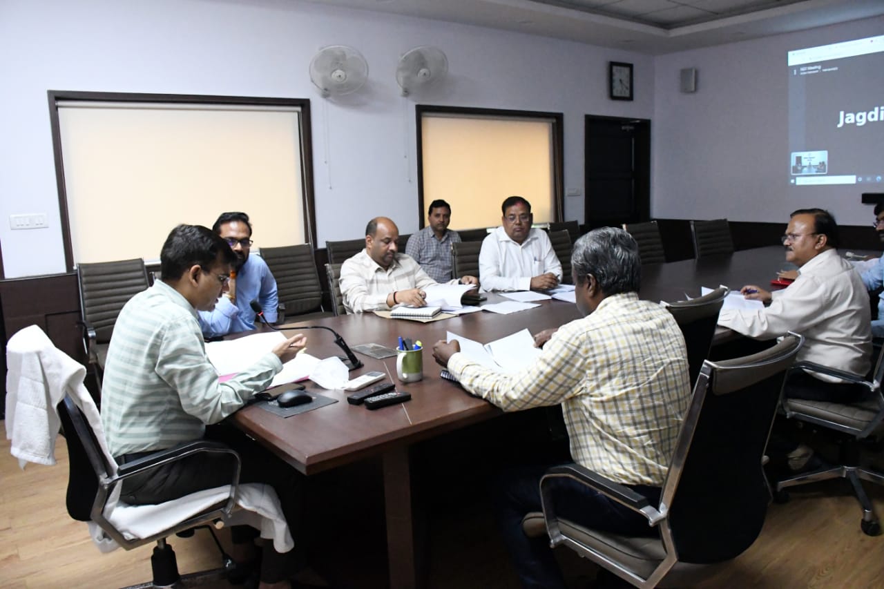 प्रयागराज :नियमों का अनुपालन ना कर रहे सिल्का सैंड खनन कर्ताओं को चिन्हित कर सभी के विरुद्ध कड़ी कार्रवाई करने के निर्देश दिए।