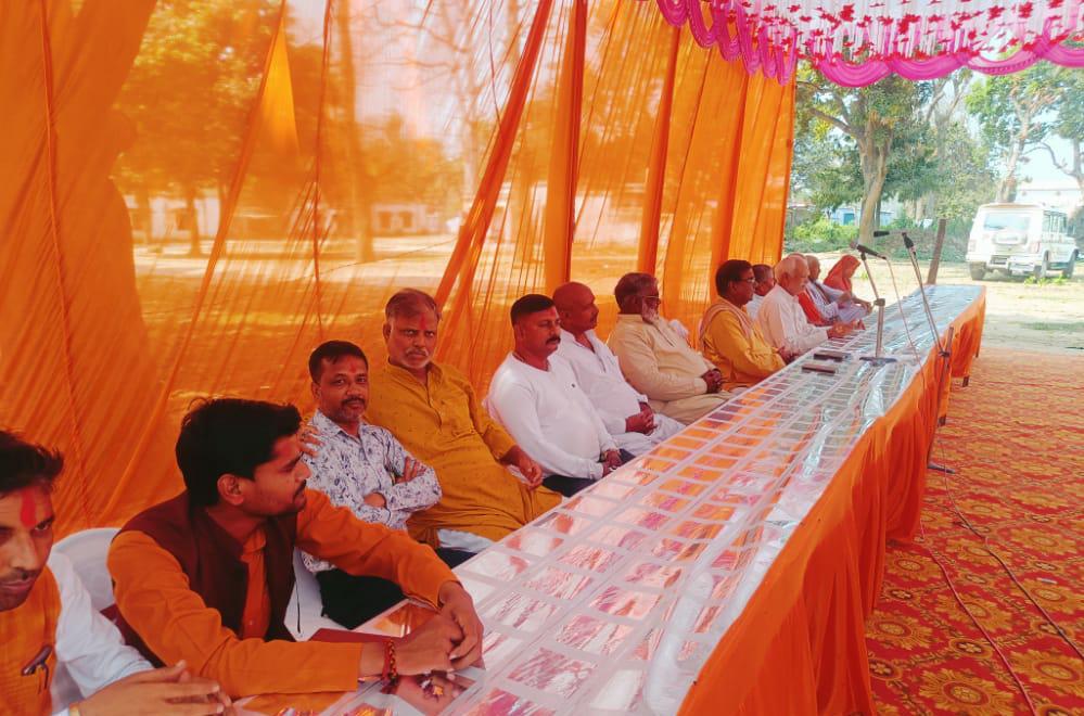 बहराइच:  सांसद अक्षवर लाल गोंड़ के मोतीपुर कॉलोनी स्थित भाजपा कार्यालय पर हुआ भव्य होली मिलन