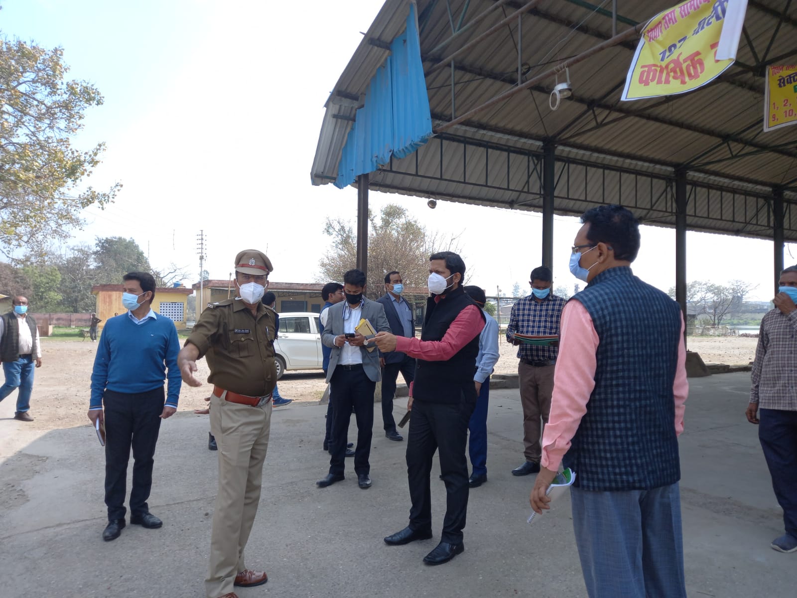 पीलीभीत :जिला निर्वाचन अधिकारी द्वारा मण्डी परिसर स्थित मतगणना स्थल पर पहुंचकर तैयारियों का लिया गया जायजा।