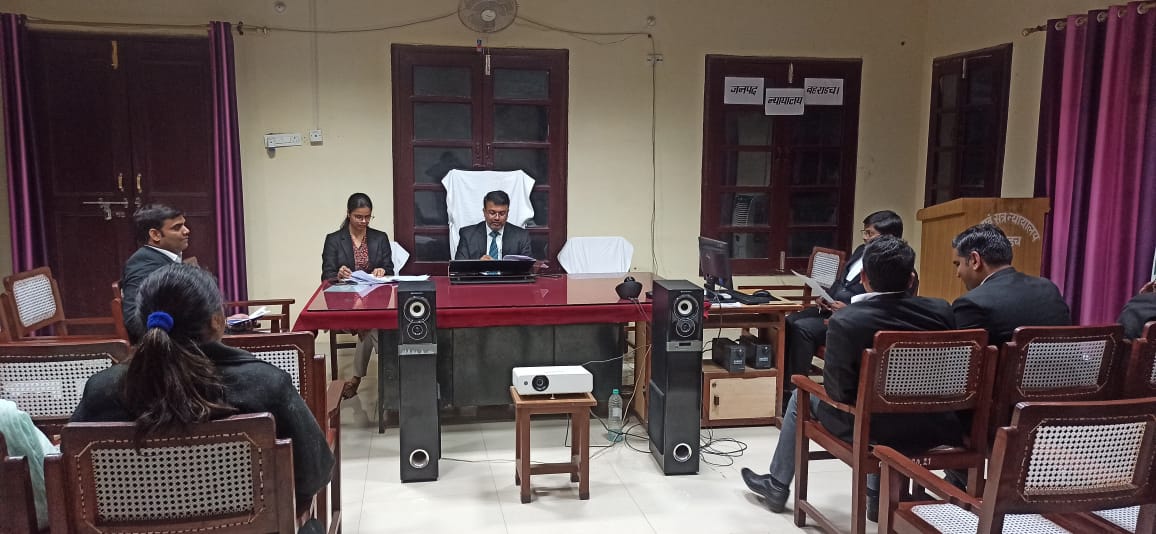 बहराइच :  राष्ट्रीय लोक अदालत की सफलता के लिए समस्त न्यायिक अधिकारियों के साथ की गयी बैठक