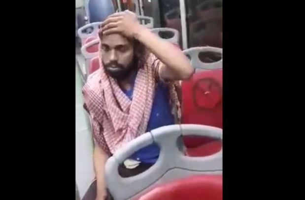 फ्री बस सेवा के लालच में बना लड़की