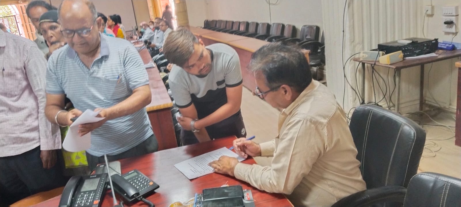 शिवपुरी-नगर पालिका की लापरवाही चरम पर आरटीआई का भी नहीं देते जवाब