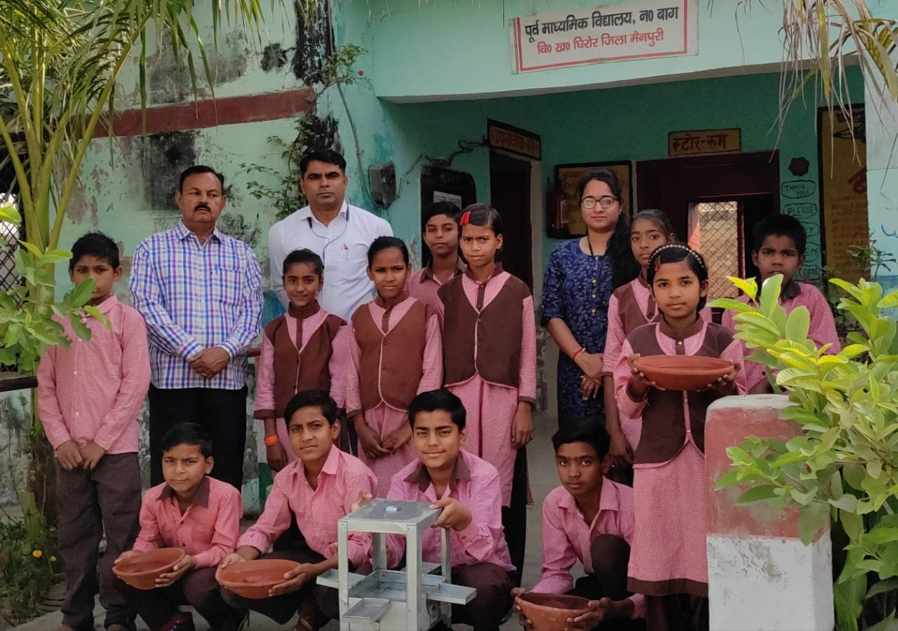मैनपुरी : पक्षी है तो पेड़ पौधे है पेड़ पौधे है तो मनुष्य का जीवन है , सेव बर्ड - सेव वर्ल्ड थीम पर आज कार्यक्रम मना