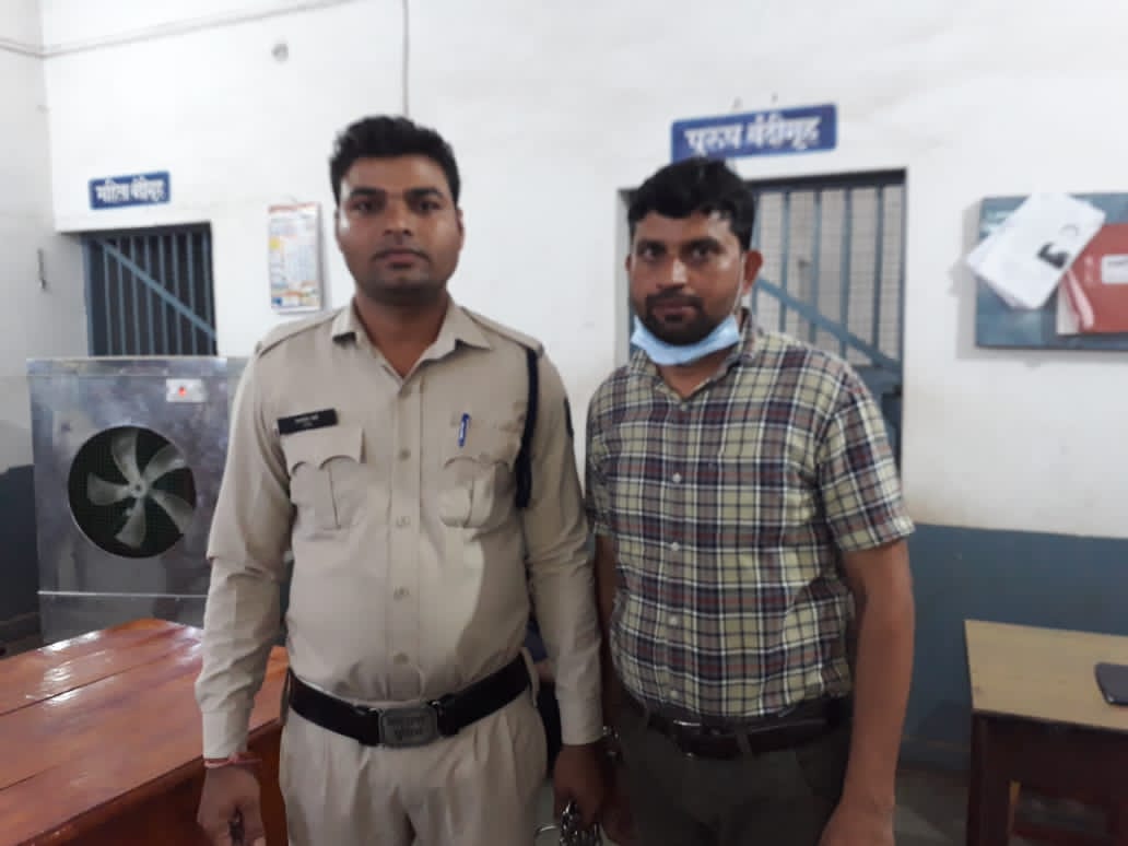 रायपुर :- महिला के बारे मे महिला के पती को मोबाइल से अश्लील टिका टिपणी करने वाला आरोपी गिरफ्तार