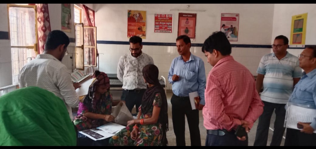 फर्रुखाबाद:केन्द्रीय टीम ने परखी फाइलेरिया उन्मूलन अभियान की हकीकत,शहर के नरकसा और शांतिनगर में गृह भ्रमण कर लोगों से ली अभियान संबंधी जानकारी