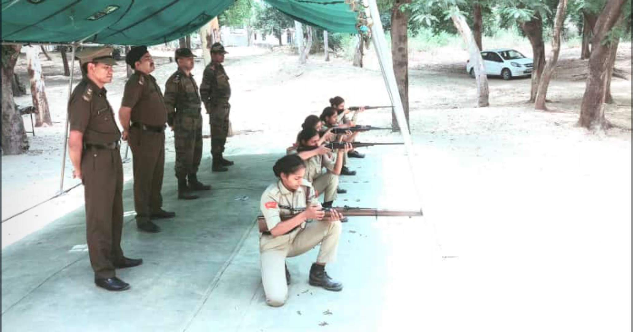 फर्रुखाबाद: इंटर यूनिट ग्रुप शूटिंग कंपटीशन कैंप सीएटीसी-31के चौथे दिन एनसीसी कैडेट्स ने किया शस्त्र चलाने का अभ्यास