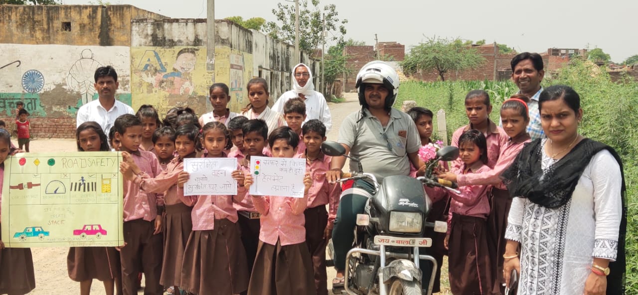 मैनपुरी: प्राथमिक विद्यालय नगला सिकरवार में सड़क सुरक्षा जागरूकता हेतु कार्यक्रम  हुआ