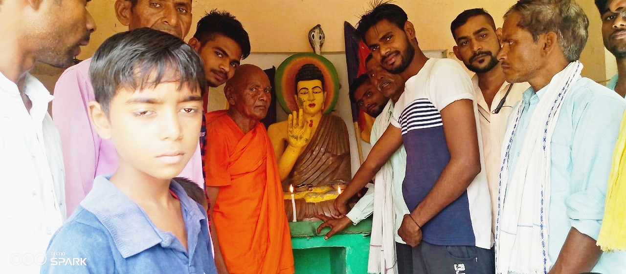 औरैया : नगला बरहा में धूमधाम से मना बुद्ध पूर्णिमा का महापर्व
