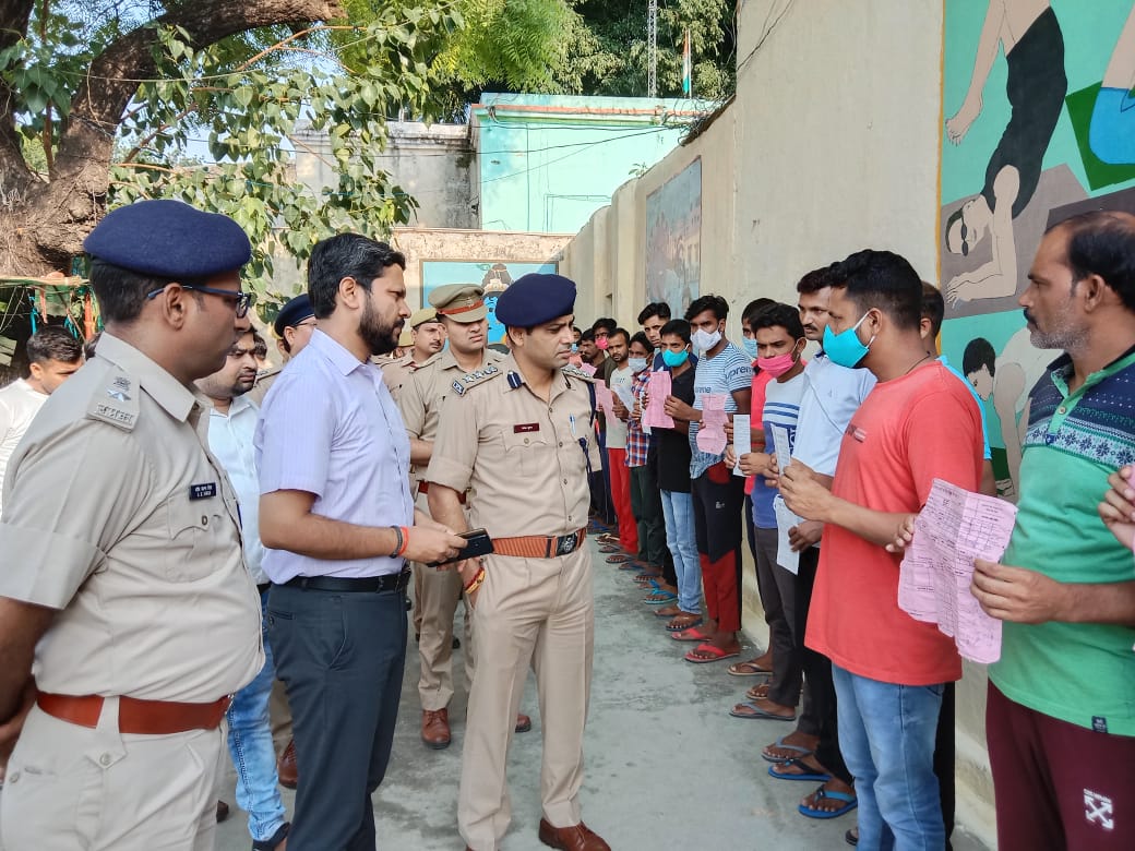 पीलीभीत: जिलाधिकारी एवं पुलिस अधीक्षक द्वारा जिला कारागार का किया गया औचक निरीक्षण।