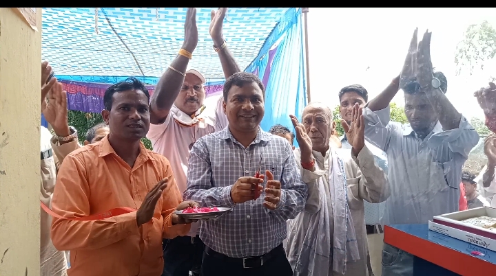 पीलीभीत : थाना सेहरामऊ उत्तरी क्षेत्र के गांव बारी भुजिया में गुरु कृपा मेडिकल स्टोर का शुभारंभ किया गया
