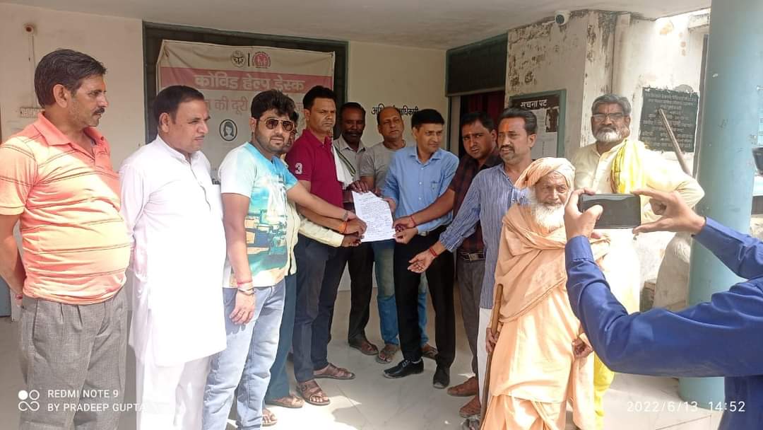बरेली - नगर पंचायत सिरौली में निर्माणाधीन कार्य पूर्ण होने से पहले पार्क की बाउंड्री वॉल गिरी, घटिया सामग्री लगाने का आरोप।