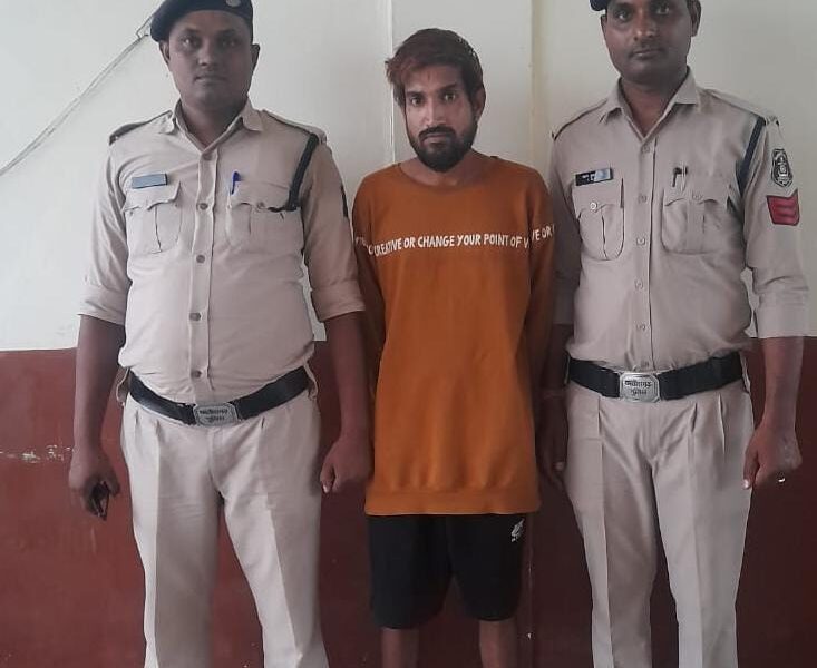 रायपुर :- सरोरा में चोरी करने वाला चोर गिरफ्तार गहने भी बरामद