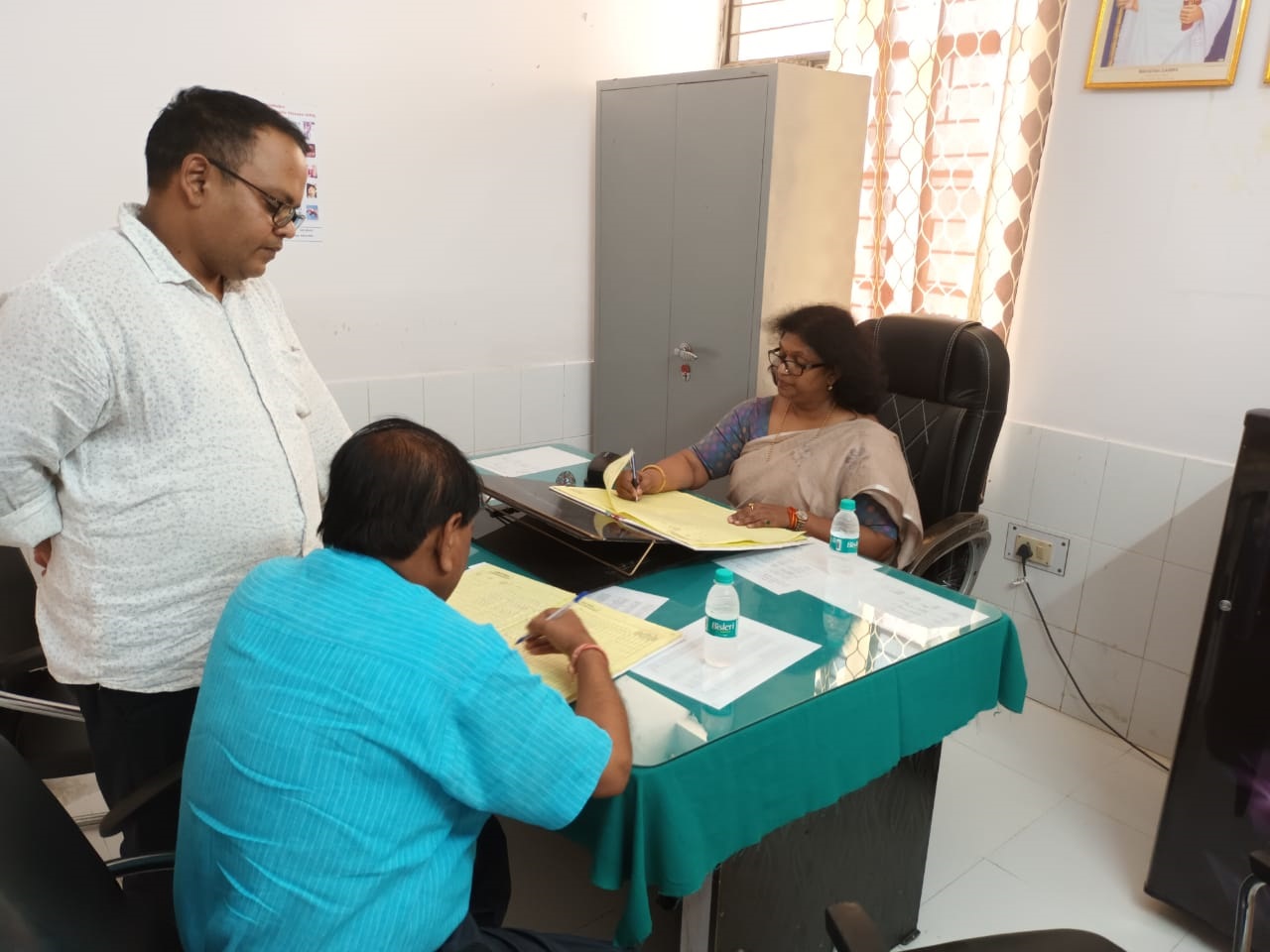 जौनपुर:सीएमओ ने सीएचसी सिरकोनी का किया निरीक्षण ,तीन अनुपस्थित कर्मचारियों से मांगा स्पष्टीकरण