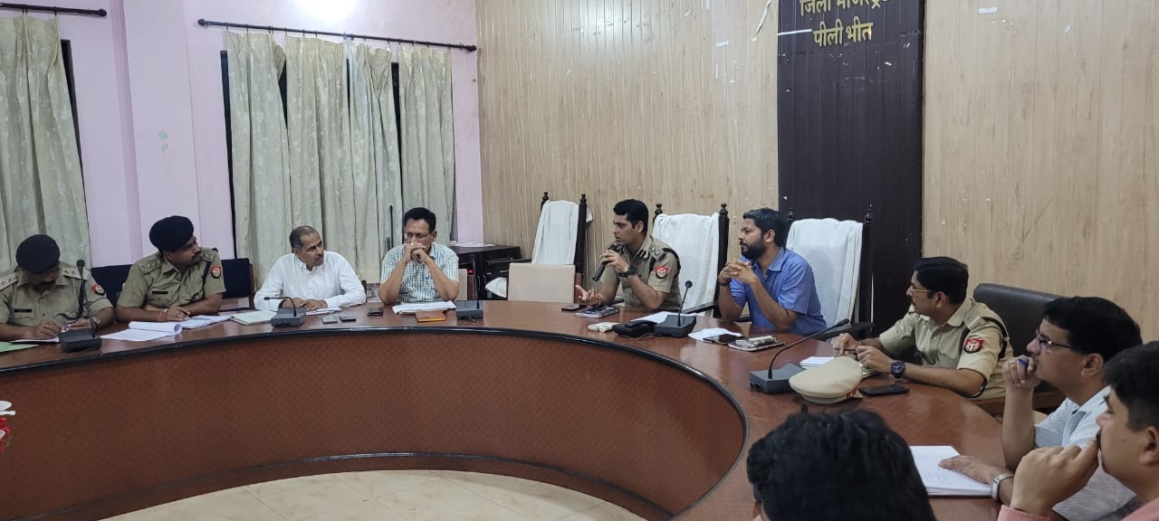 पीलीभीत :जिलाधिकारी/पुलिस अधीक्षक की अध्यक्षता में सड़क सुरक्षा एवं अवैध खनन की रोकथाम हेतु गठित जिला टास्क फोर्स कमेटी की बैठक कि गयी।