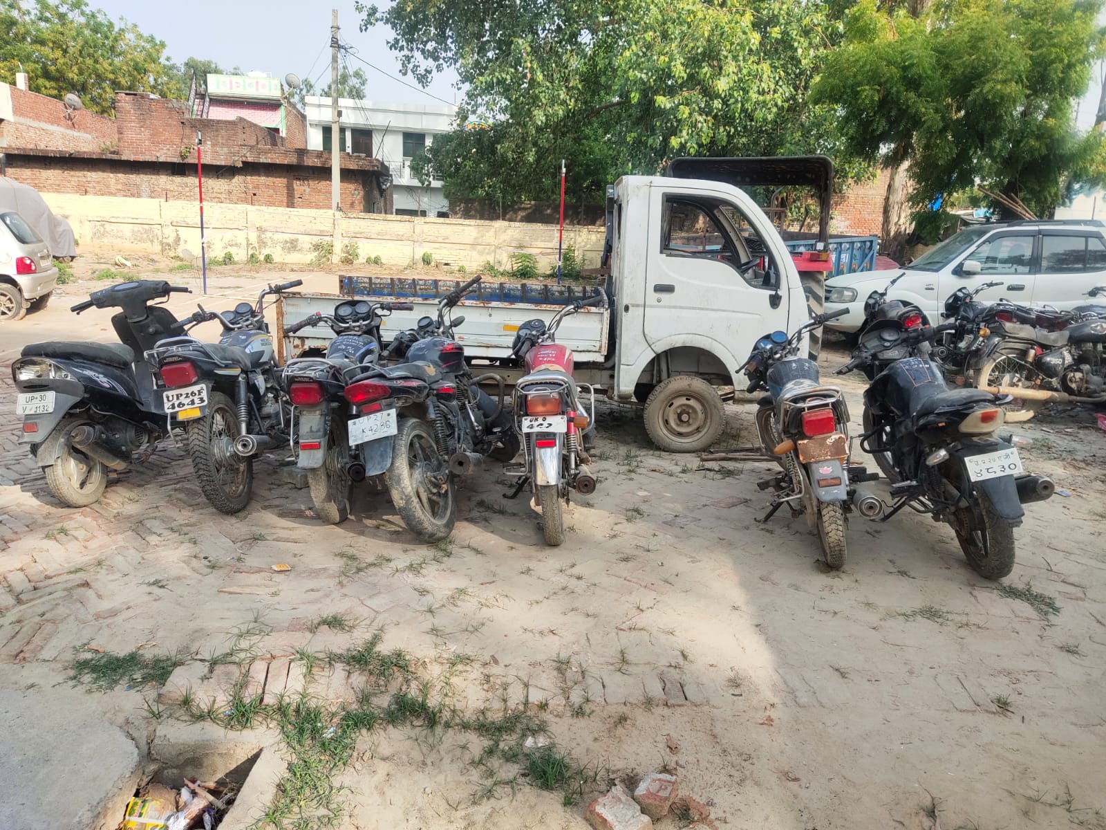पीलीभीत : आलाअफसरों के प्रयास से हुई वाहनों की नीलामी
