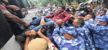 विरोध प्रदर्शन की लिस्ट लम्बी, हर जगह हो रहे विरोध प्रदर्शन