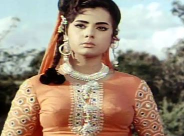 बॉलीवुड की मशहूर एक्ट्रेस मुमताज के जन्मदिन पर जाने उनकी जिंदगी से जुडी कुछ बातें