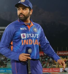 रोहित शर्मा को आराम देने के फैसले पर आकाश चोपड़ा ने उठाए सवाल