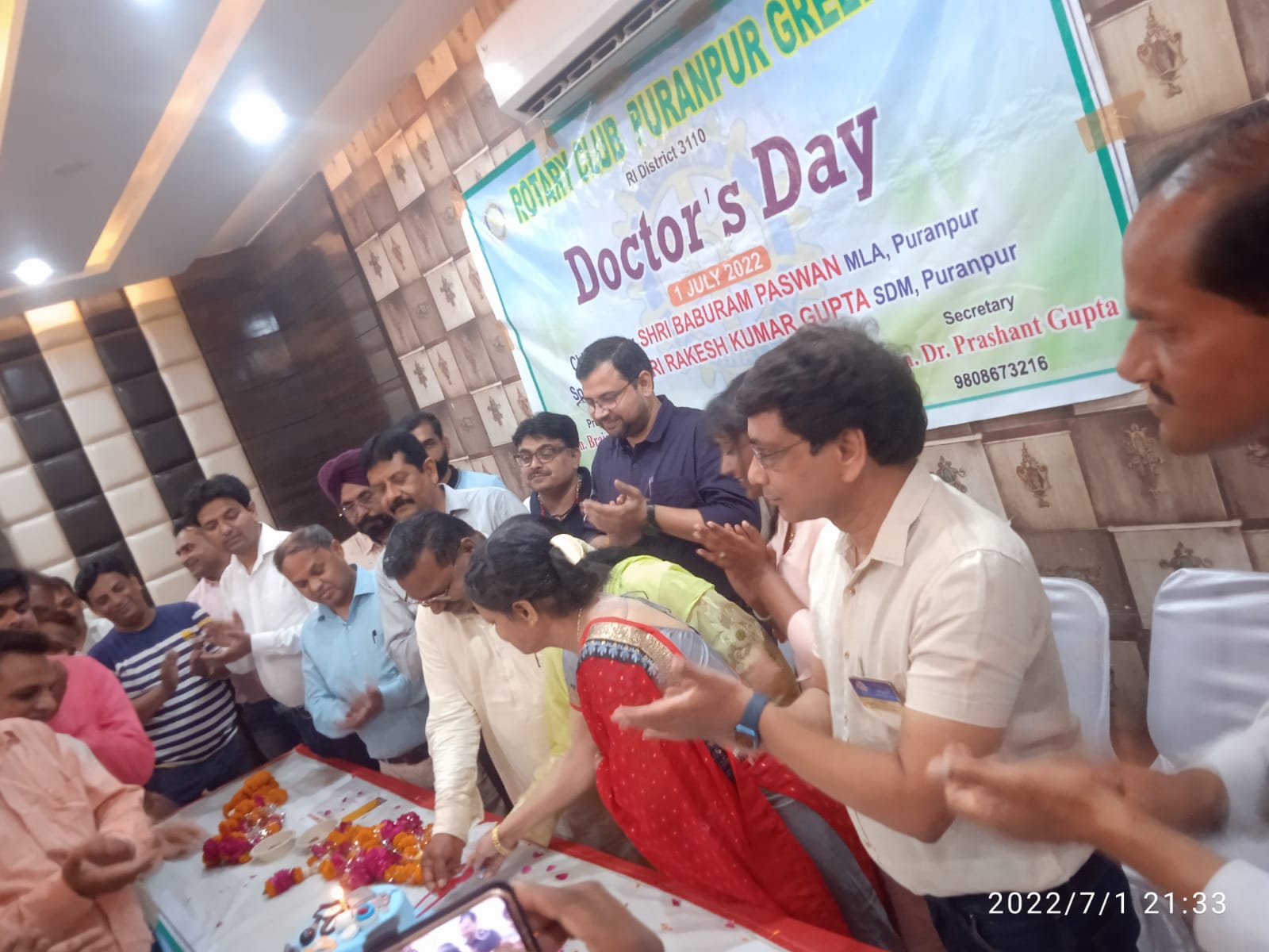 पीलीभीत: डॉक्टर डे के अवसर पर रोटरी क्लब पूरनपुर ग्रीन द्वारा आयोजित डॉक्टर्स सम्मान समारोह