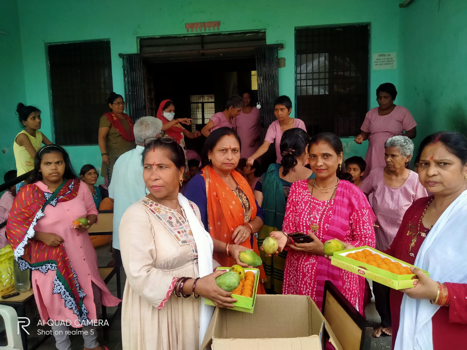 बरेली :सक्षम संस्था द्वारा मानसिक मंदित गृह  मे किया गया पौधारोपण