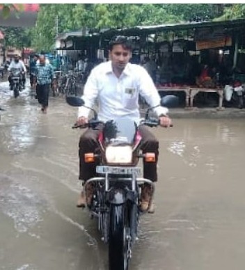 बरेली :बारिश सी बारिश नहीं और तहसील परिसर हुआ पानी पानी
