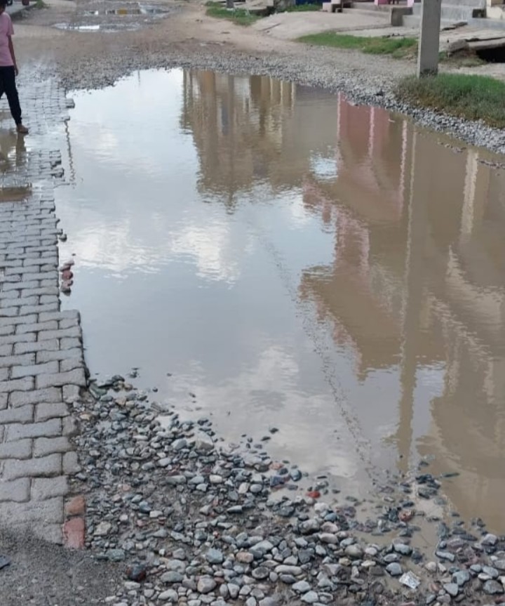 बरेली :सरकार का सड़को  को गद्दा मुक्त करने का सपना यहां हैं अधूरा