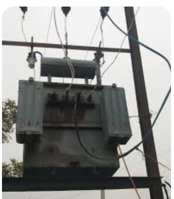 बरेली : 5माह से फुके ट्रांसफार्मर को ठीक कराने के लिए 5घंटे पर बिजली घर पर नहीं पड़ा असर